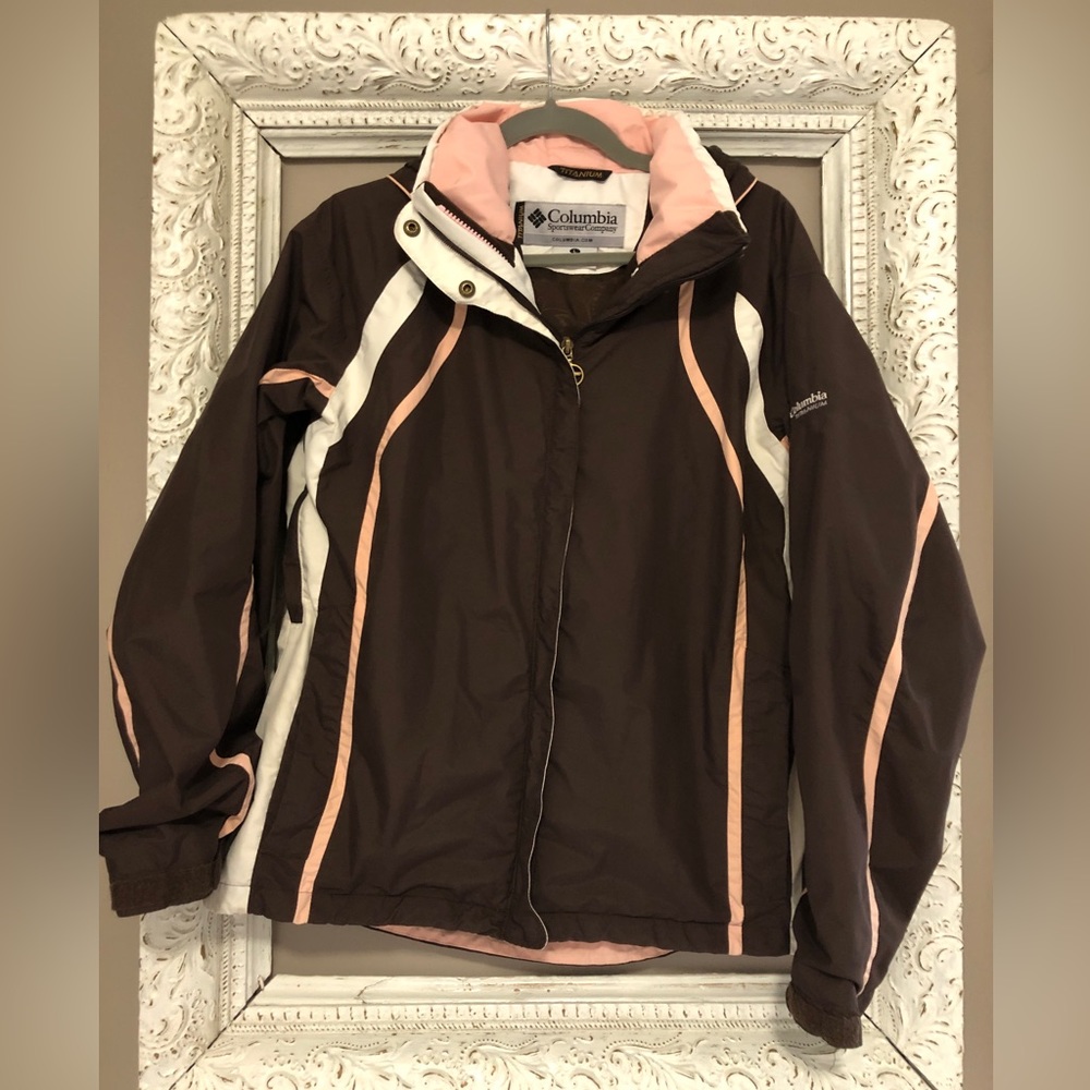 Vintage ladies Columbia Interchange Titanium Jacket . Size L. ❣️